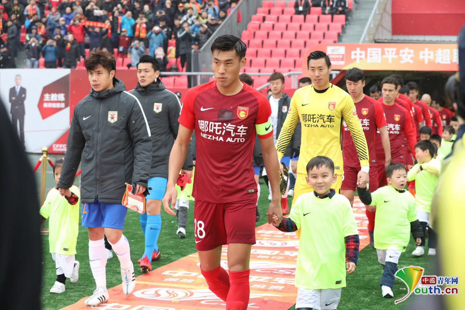 大神自制《战锤40K》真人比例雕像：还原度直接拉满！