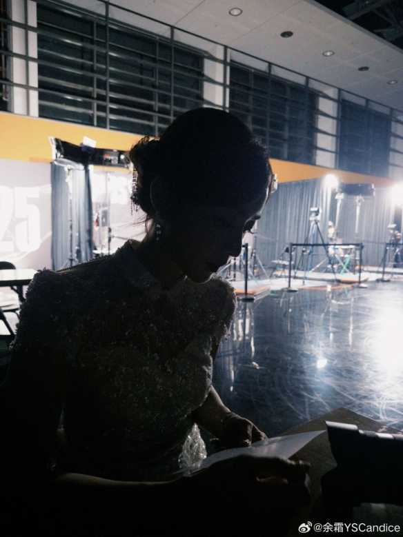 丛林差距！ Peanut 的Zyra贡献了0-70%，而卧底 Oner 勇敢地发起了团战， T1 扳平了比分