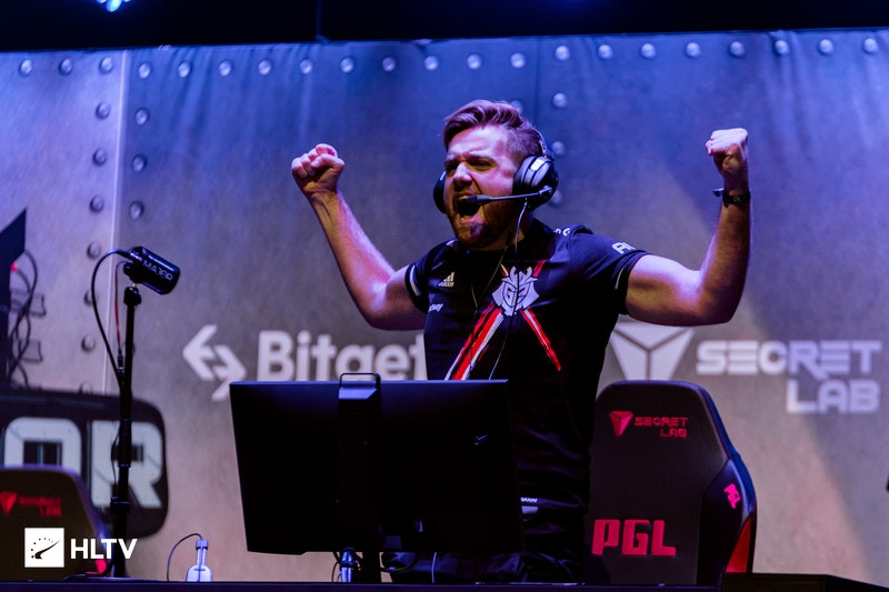 CSGO快讯：来自乌克兰的CSGO第一人S1mple表示：他的老家正在遭受炮击！